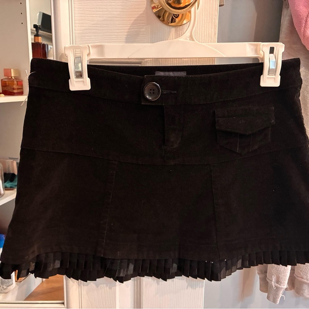 Mexx Black Mini Skirt with Pleated Hem